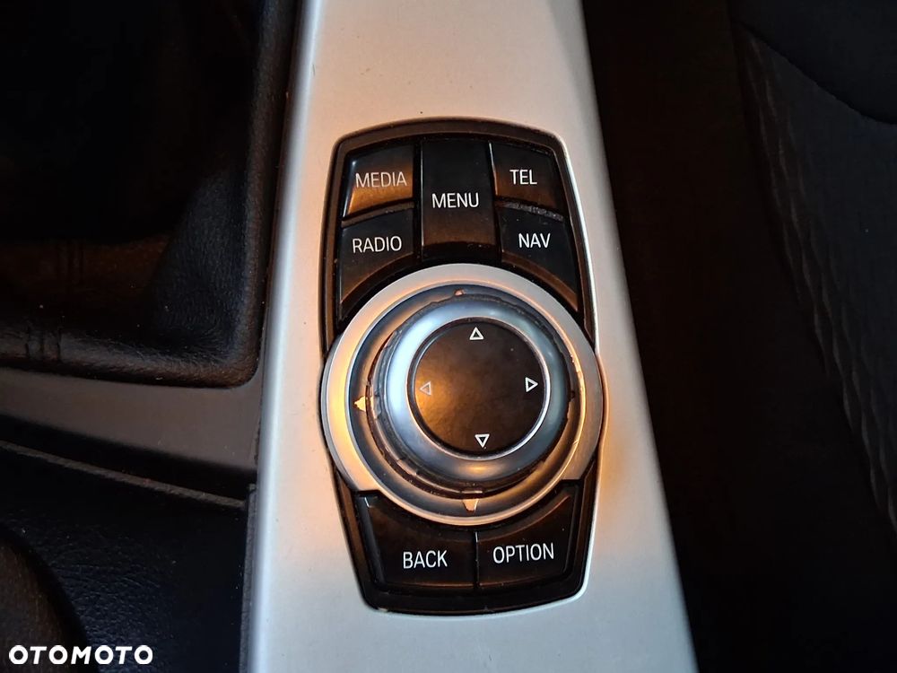 BMW Seria 3 318d DPF - 17