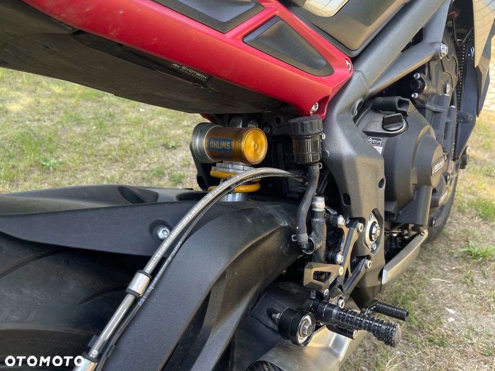 Triumph Street Triple - 15
