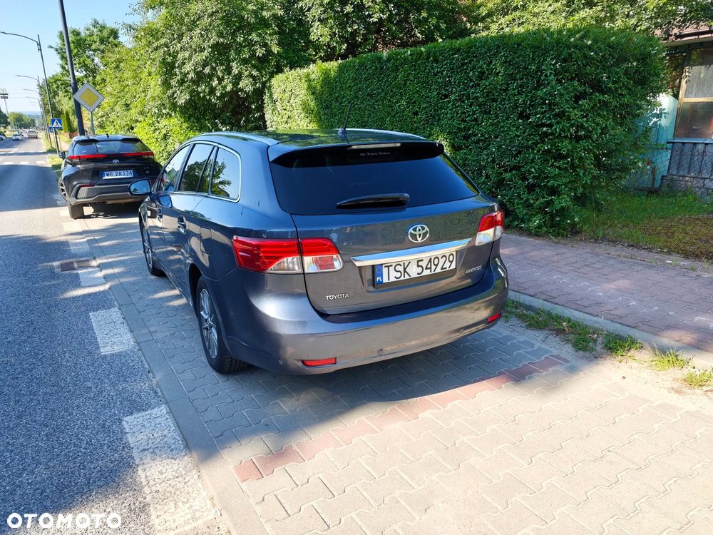 Toyota Avensis 1.8 Premium MS - 6