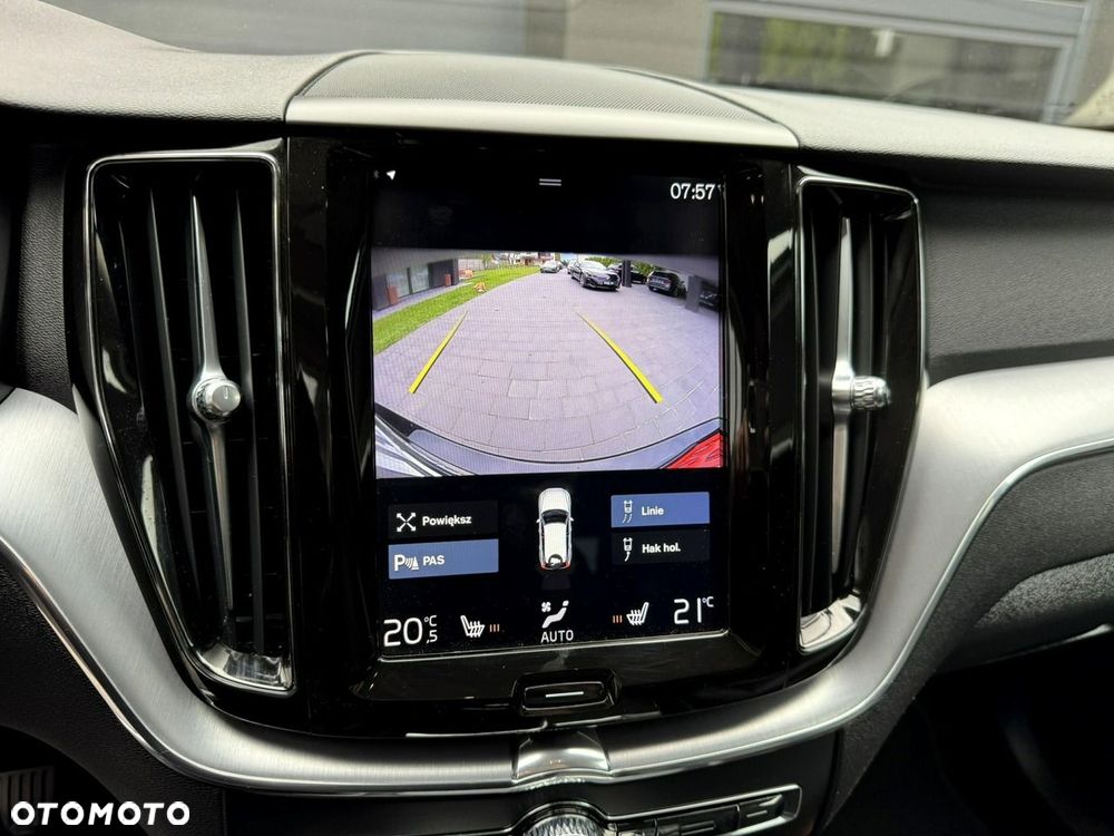 Volvo XC 60 B4 D AWD Geartronic Momentum Pro - 9