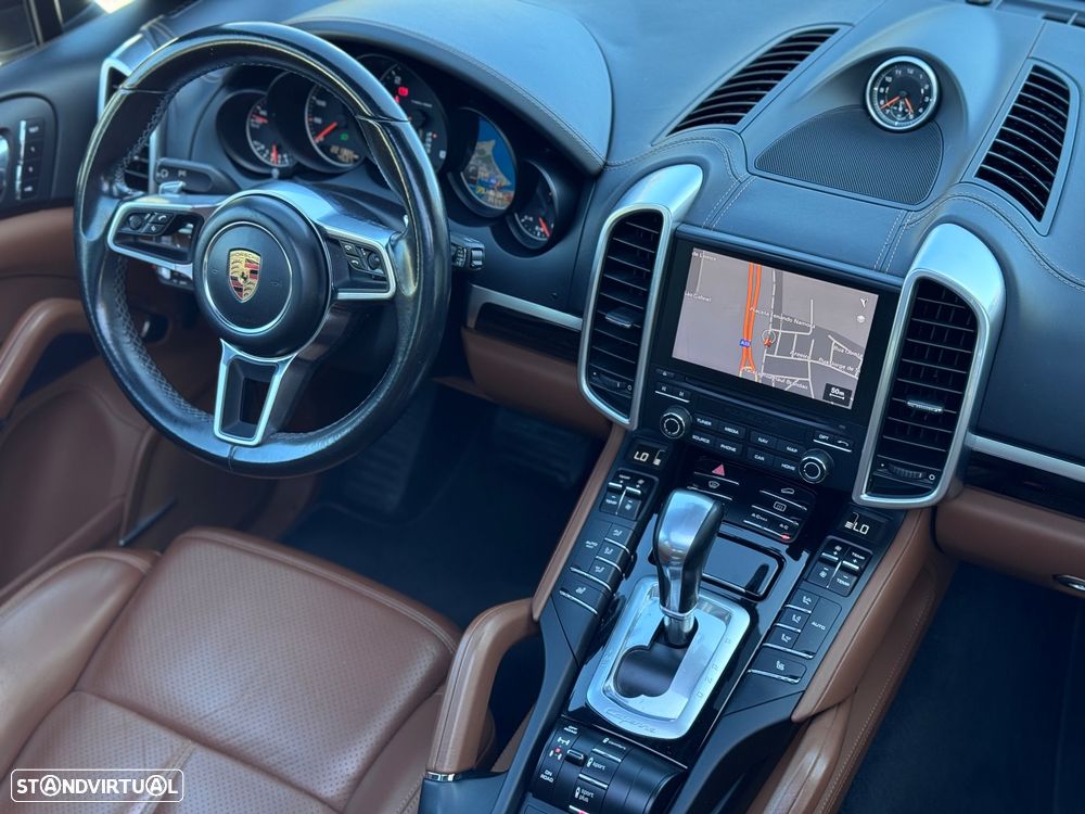 Porsche Cayenne Diesel Platinum Edition - 6