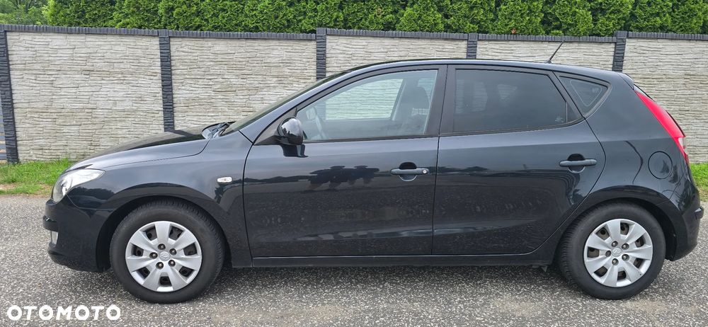 Hyundai i30 1.4 Classic + - 28