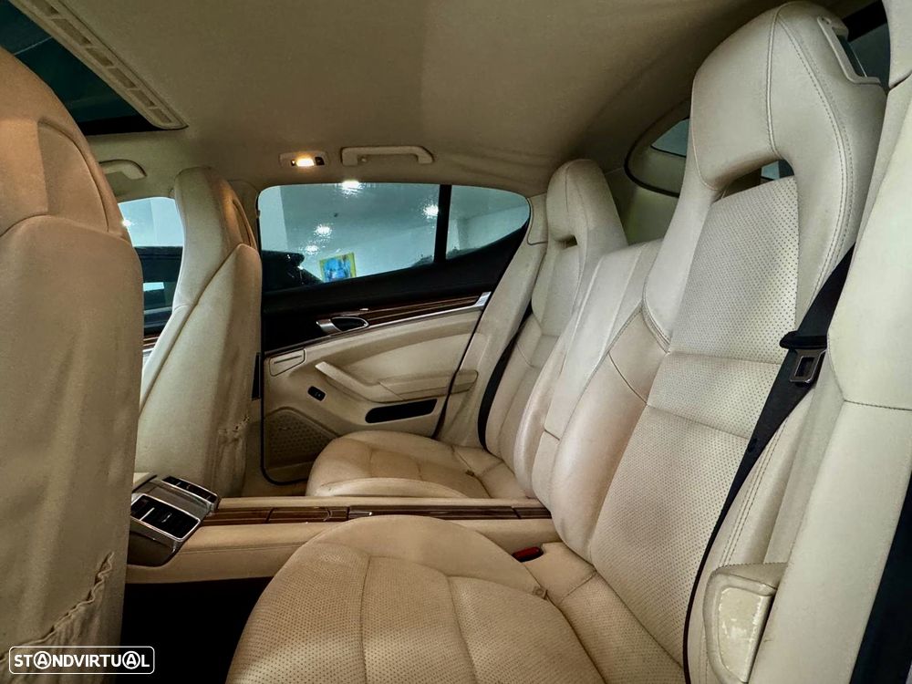 Porsche Panamera 4 S PDK - 16