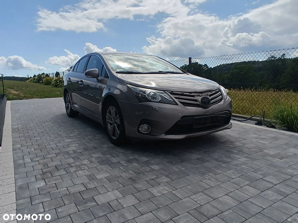 Toyota Avensis 1.8 Premium - 10