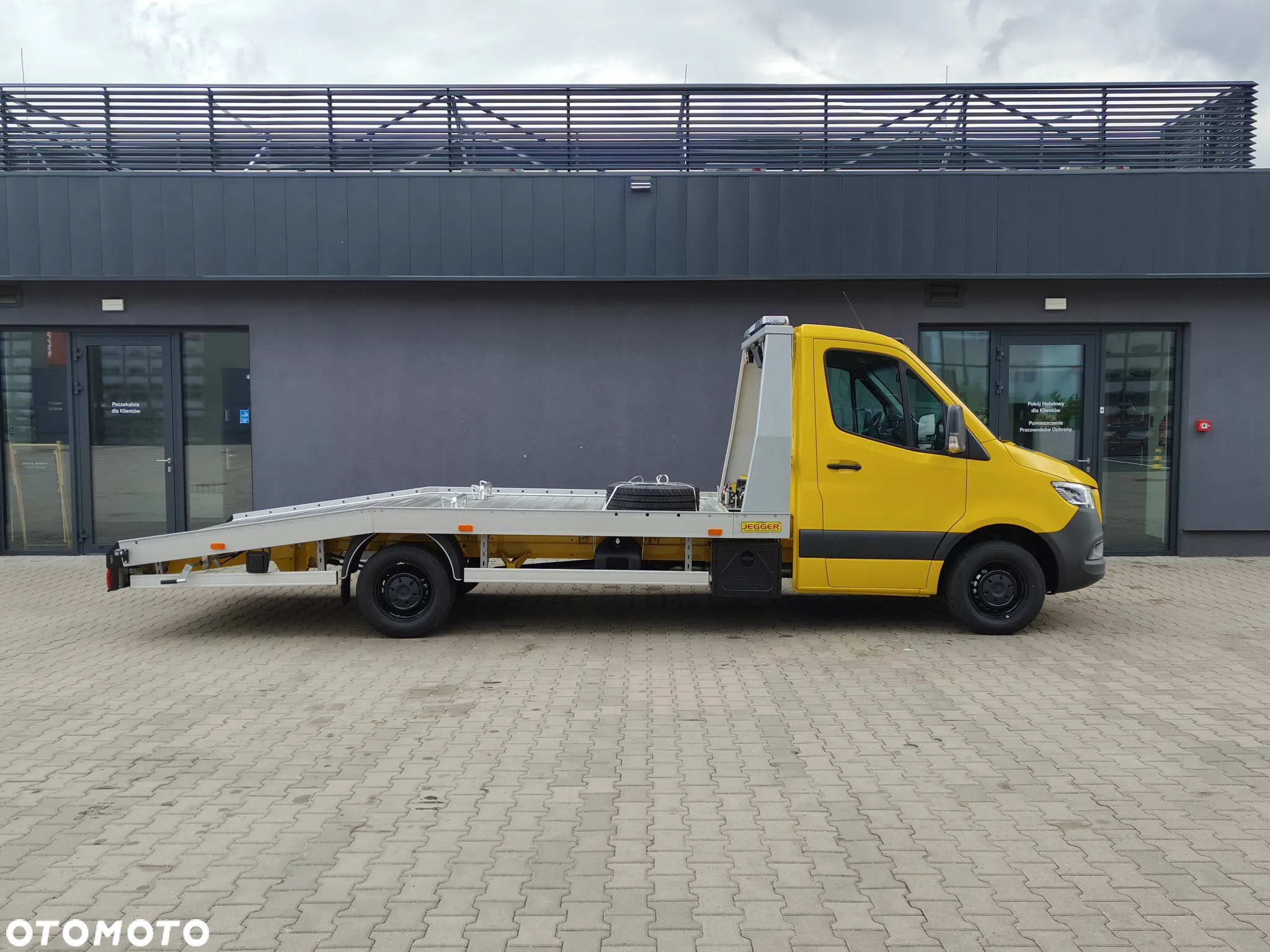 Mercedes-Benz Sprinter - 7