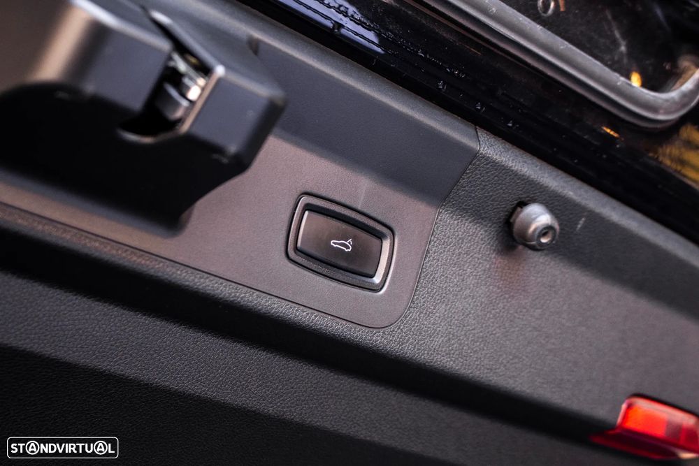 Porsche Panamera 4 E-Hybrid - 31