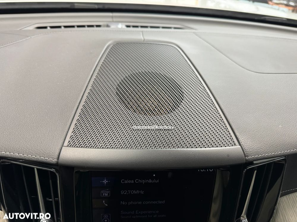 Volvo XC 60 T6 AWD Recharge Geartronic Inscription - 21