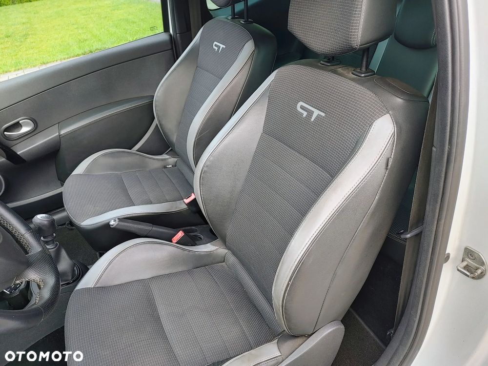Renault Clio 1.6 16V GT - 8