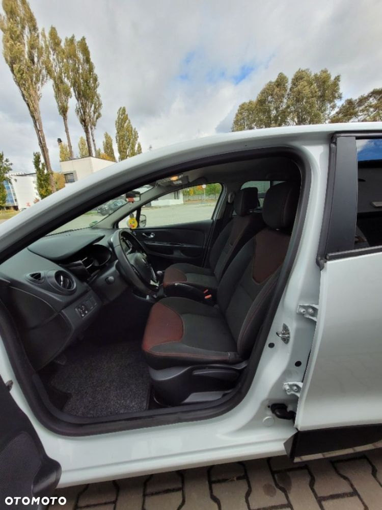 Renault Clio 1.2 16V 75 Life - 12