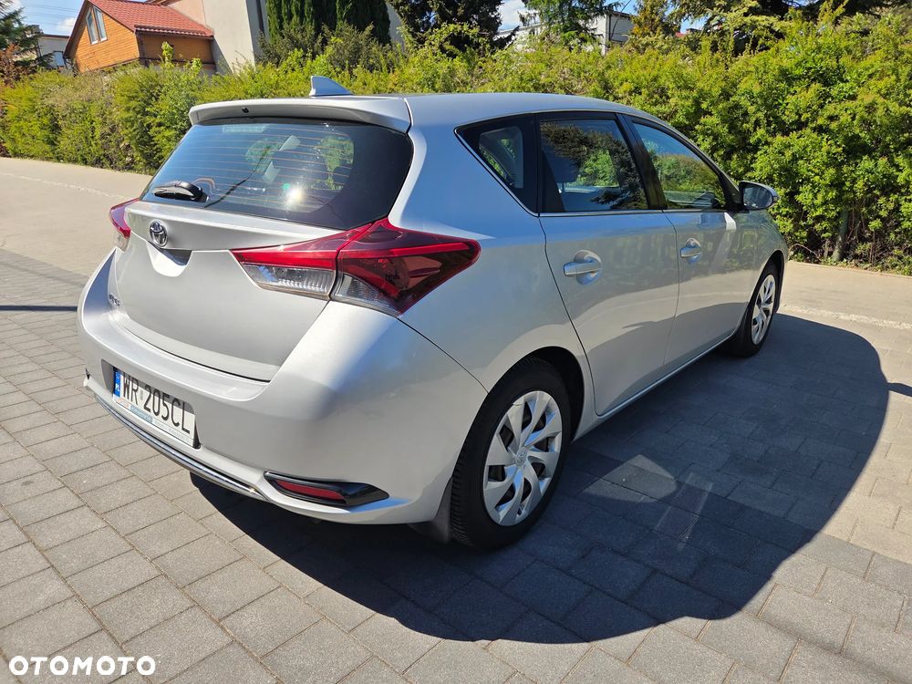 Toyota Auris 1.6 Premium - 6