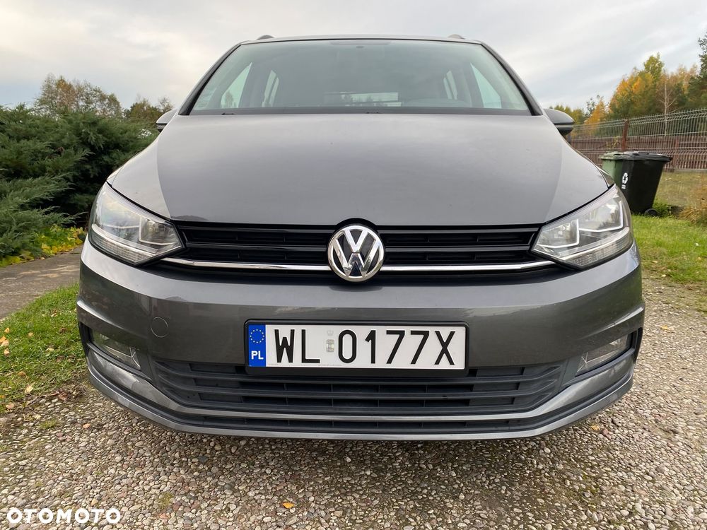 Volkswagen Touran 2017 photo 2