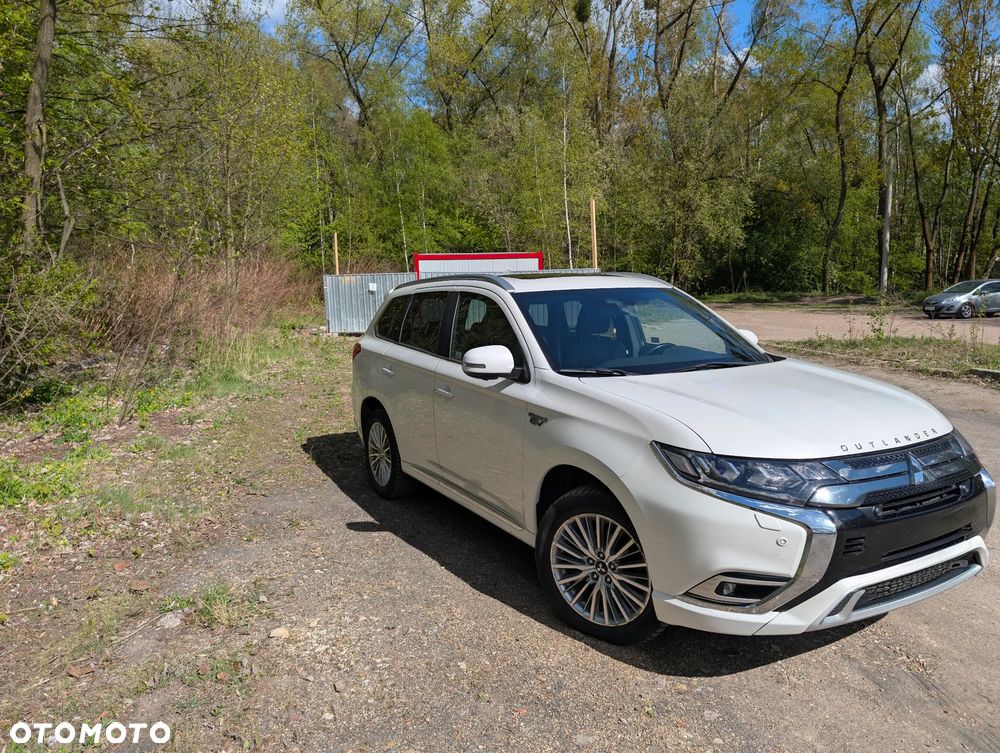 Mitsubishi Outlander Instyle + - 2