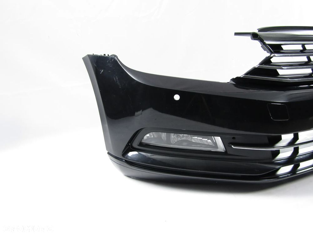 Zderzak przedni VW Passat B8 14 - 19 Pdc-4  Lakier LC9X - 17