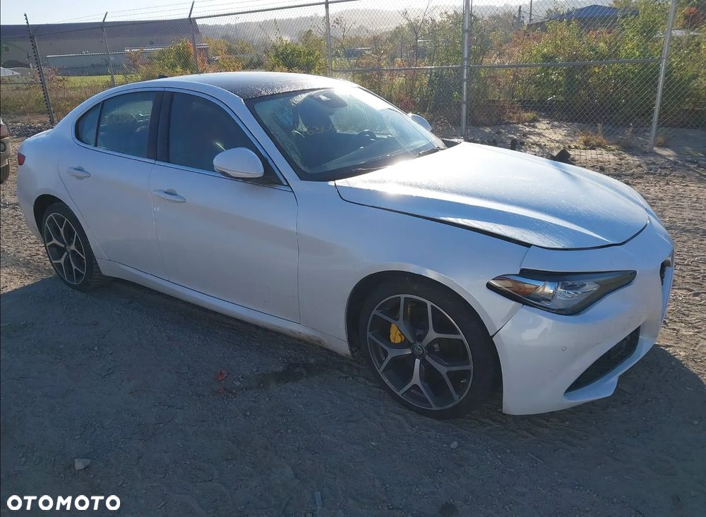 Alfa Romeo Giulia - 7