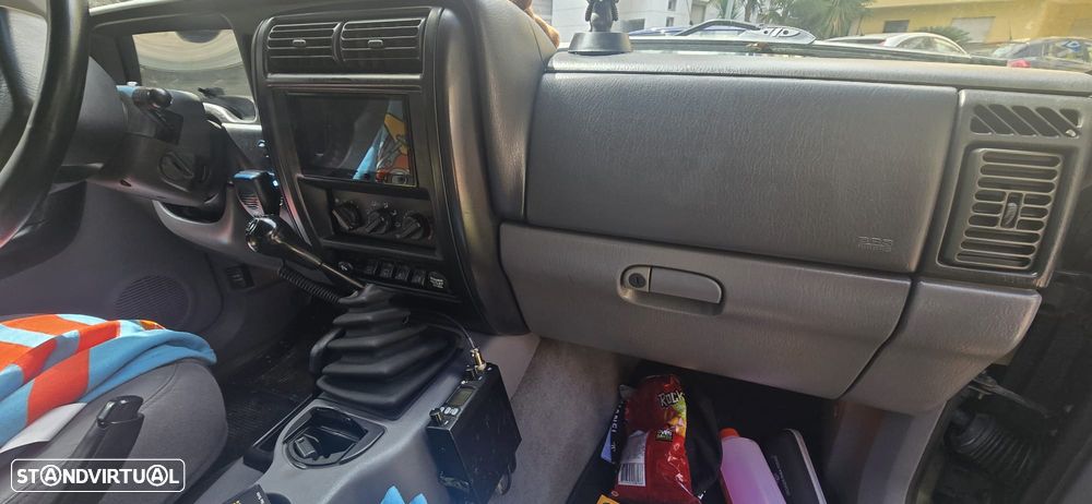 Jeep Cherokee 2.5 TD Classic - 28
