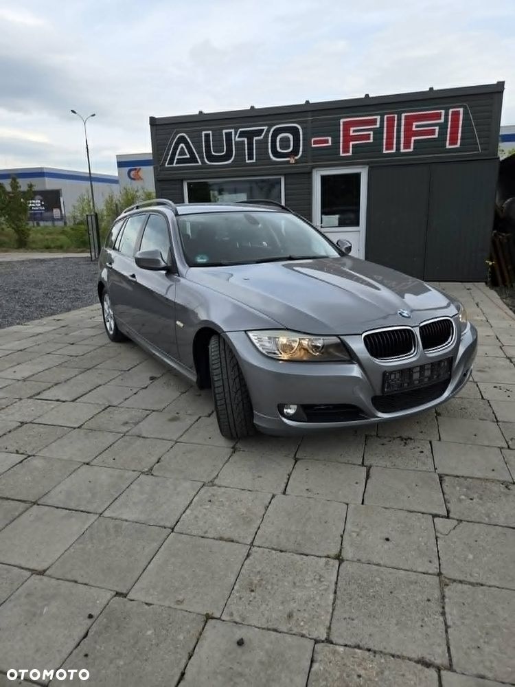 BMW Seria 3 320i - 7