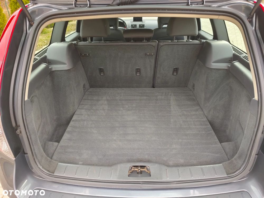 Volvo V50 DPF D2 Business Edition - 24