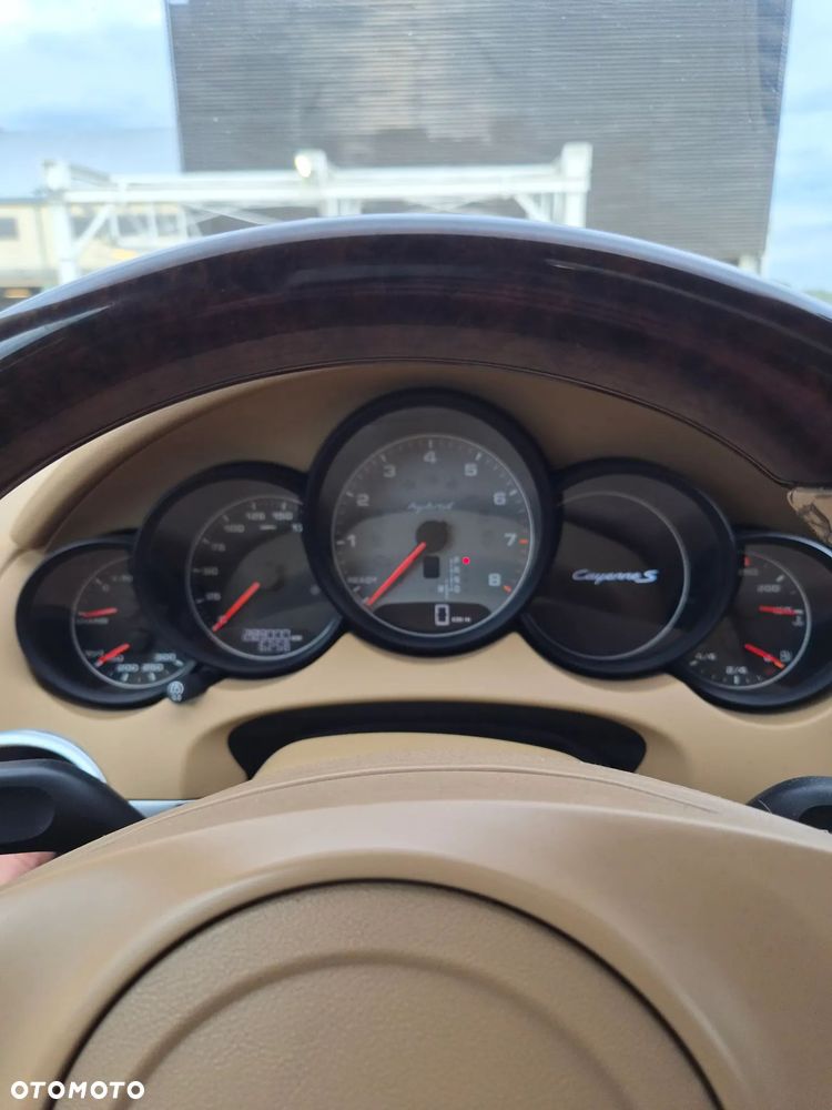 Porsche Cayenne - 14