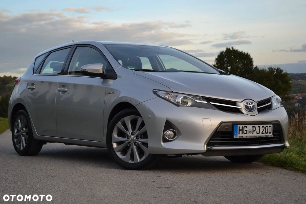 Toyota Auris 1.8 HSD Luna - 2