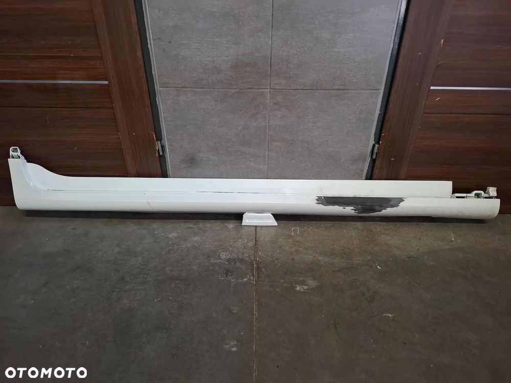 Próg nakładka progowa prawy bok BMW X3 F25 2011 rok m-pakiet kolor 300 nr 8048172 - 1