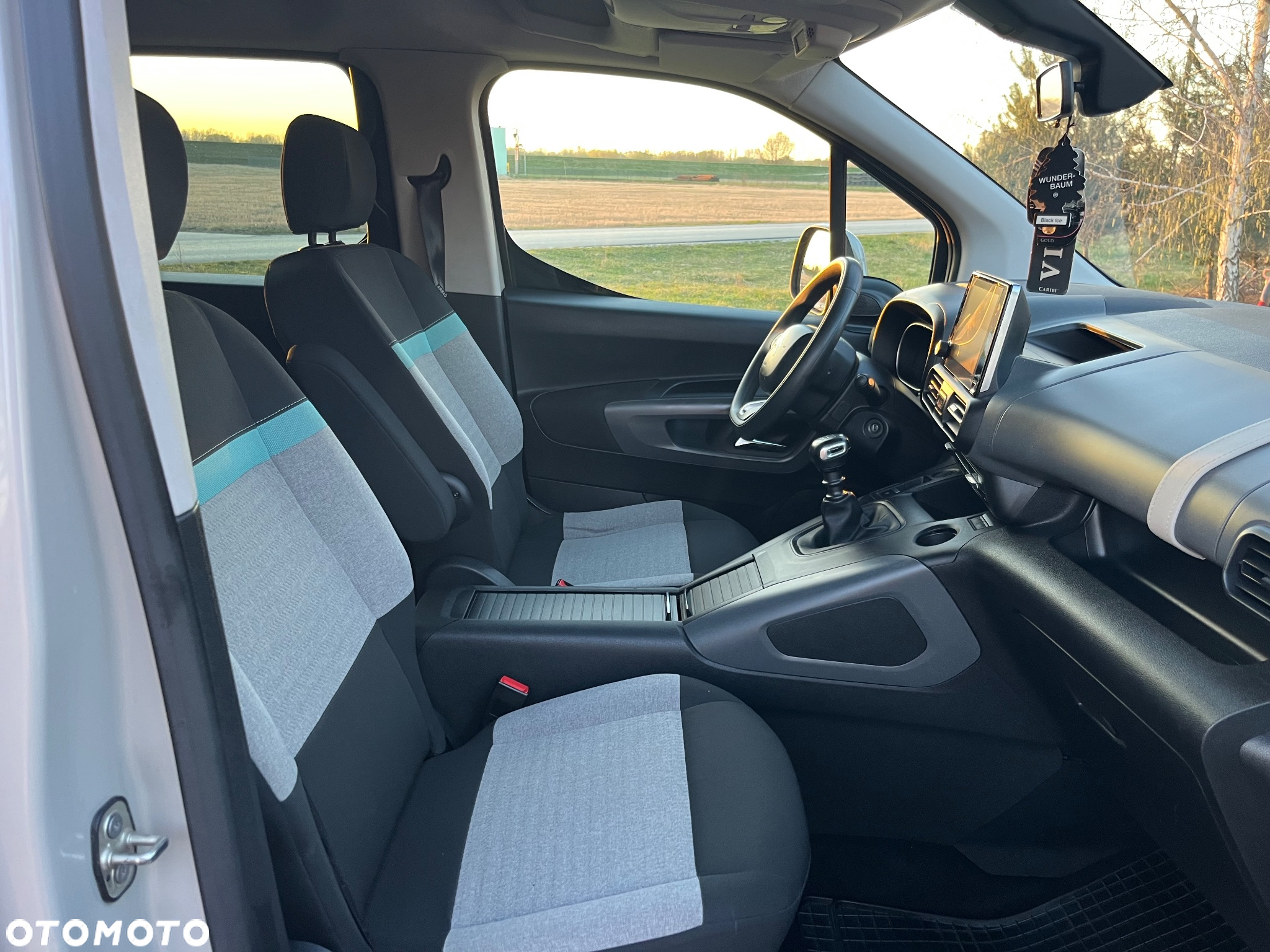 Citroën Berlingo M 1.2 PureTech Feel S&S - 12