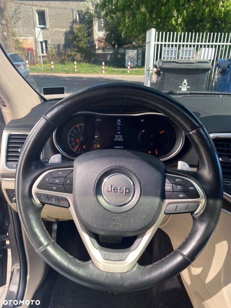 Jeep Grand Cherokee - 12