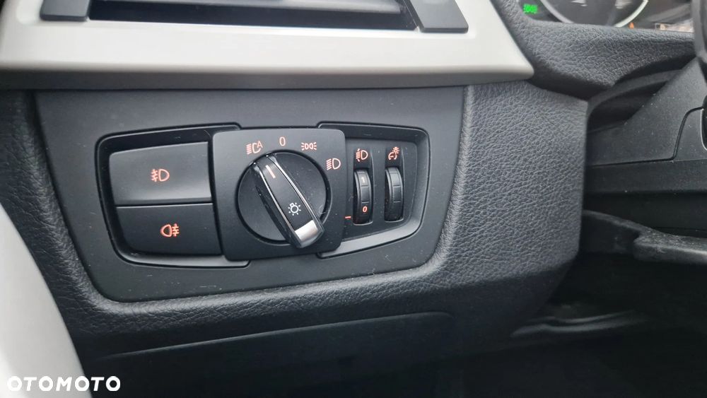 BMW Seria 3 316d Modern Line - 20