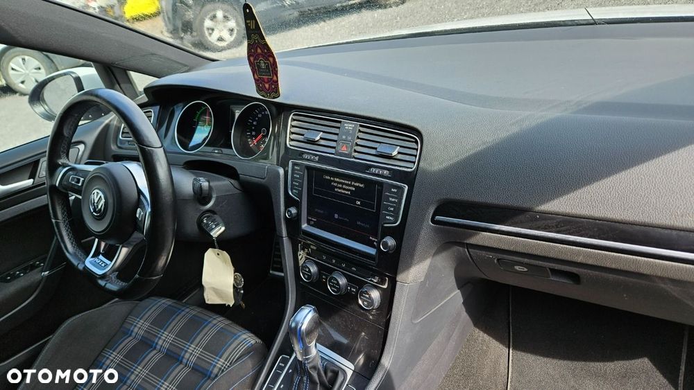 Volkswagen Golf - 13