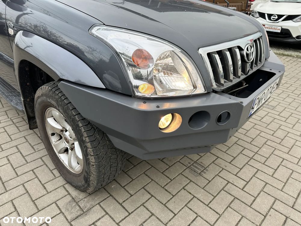 Toyota Land Cruiser - 35