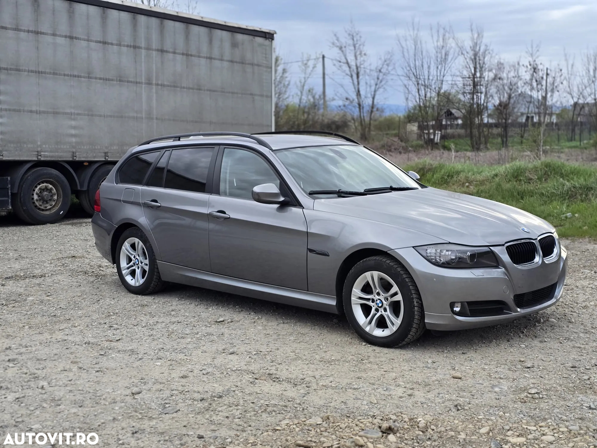 BMW Seria 3 320d xDrive DPF Touring - 3