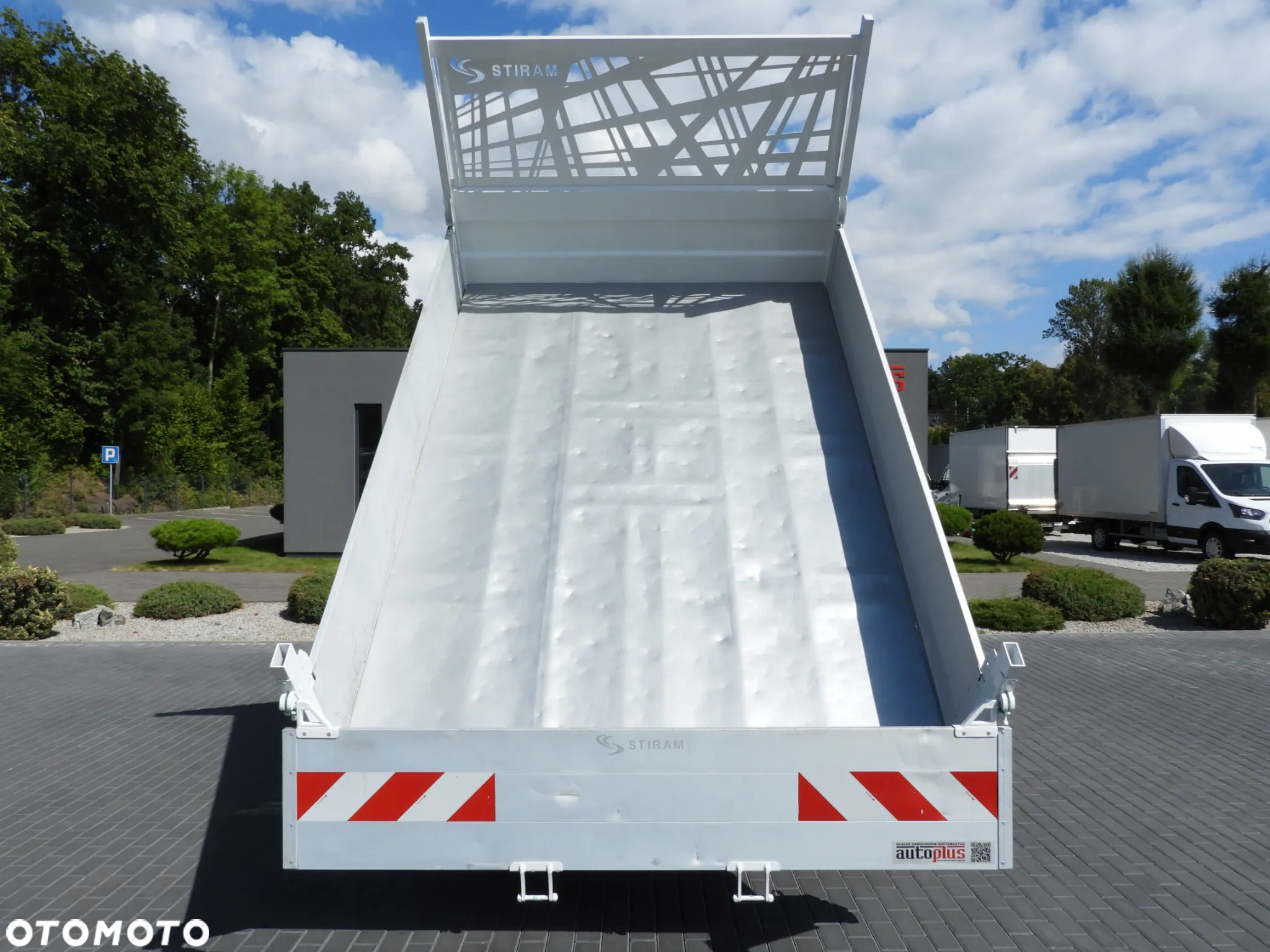 Iveco DAILY 35C16 WYWROTKA PODWÓJNA KABINA DOKA 6 MIEJSC TEMPOMAT NAWIGACJA BLIŹNIACZE KOŁA KLIMATYZACJA 160KM [ 344567 ] - 12