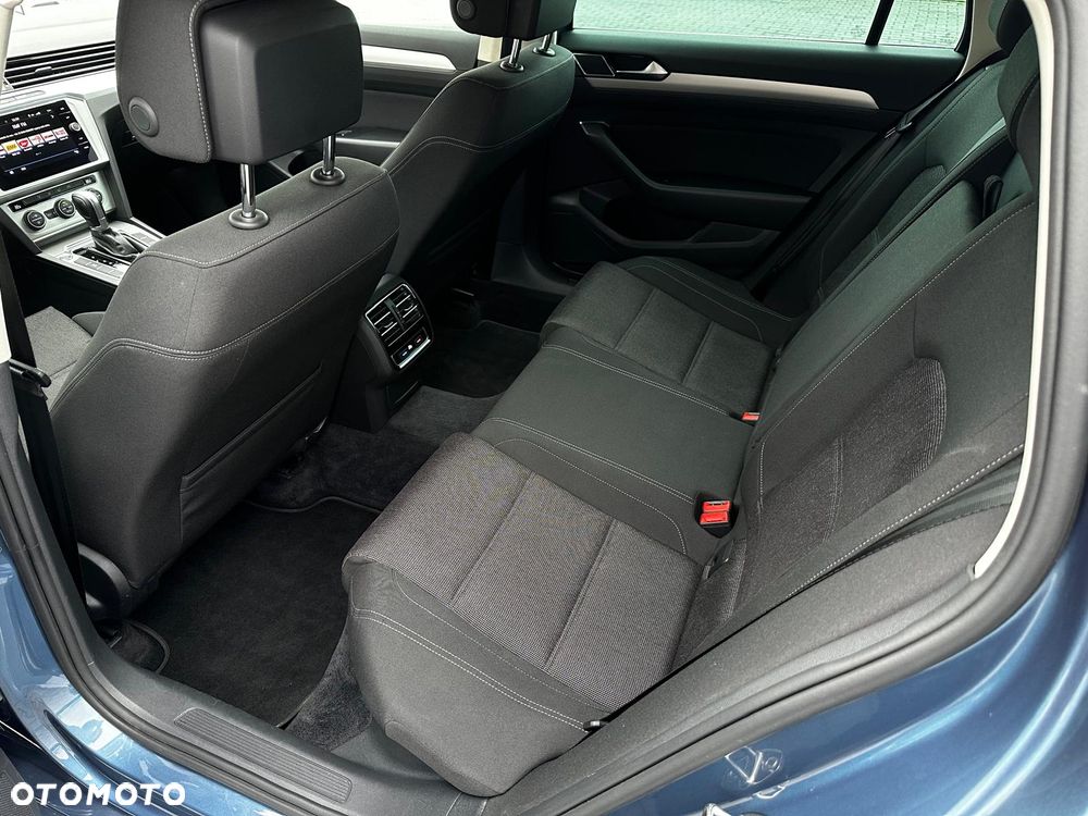 Volkswagen Passat ver-2-0-tdi-scr-dsg-comfortline - 8