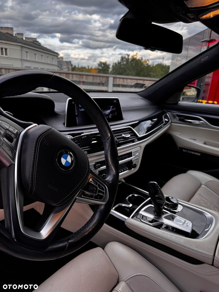 BMW Seria 7 740Ld xDrive - 21