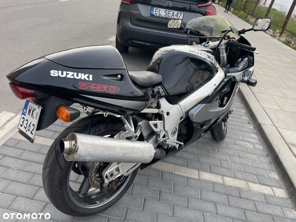 Suzuki GSX-R - 4