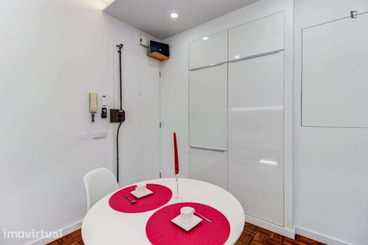Apartamento com 1 quartos - localizado em Entrecampos Lisbon - Grande imagem: 4/26