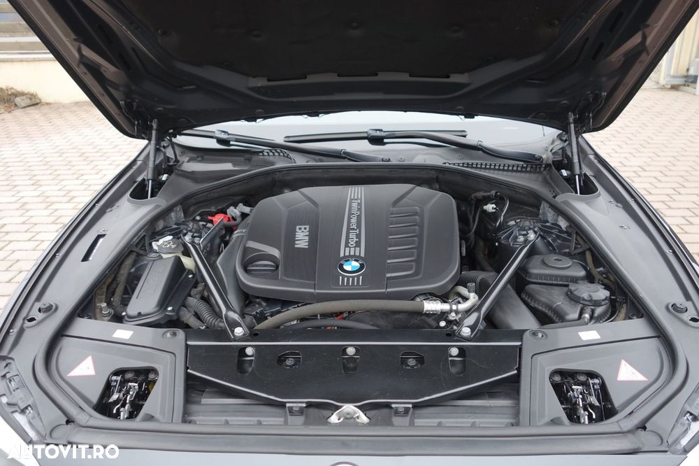 BMW Seria 5 530d xDrive - 23
