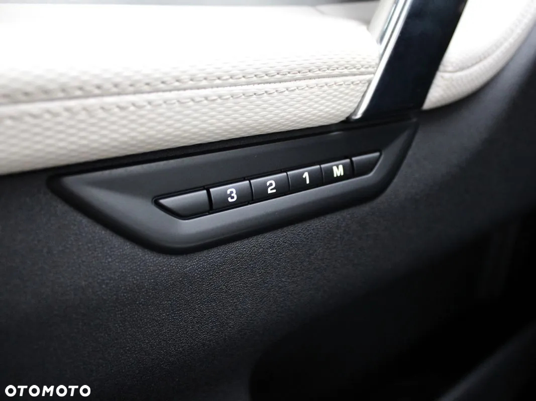 Land Rover Discovery Sport - 21