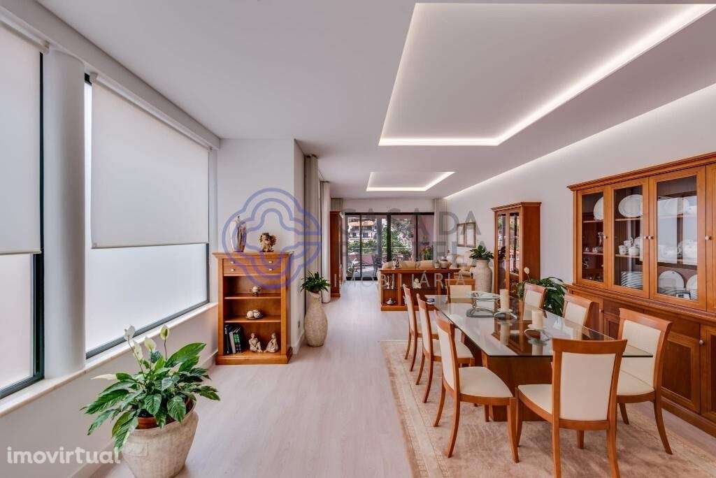 Moradia Renovada em Câmara de Lobos – 6 Pisos de Conforto e Versati - Grande imagem: 3/57