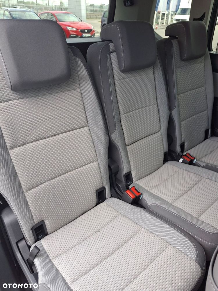 Volkswagen Touran - 24