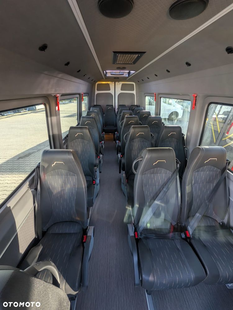 Mercedes-Benz Sprinter 517 - 16