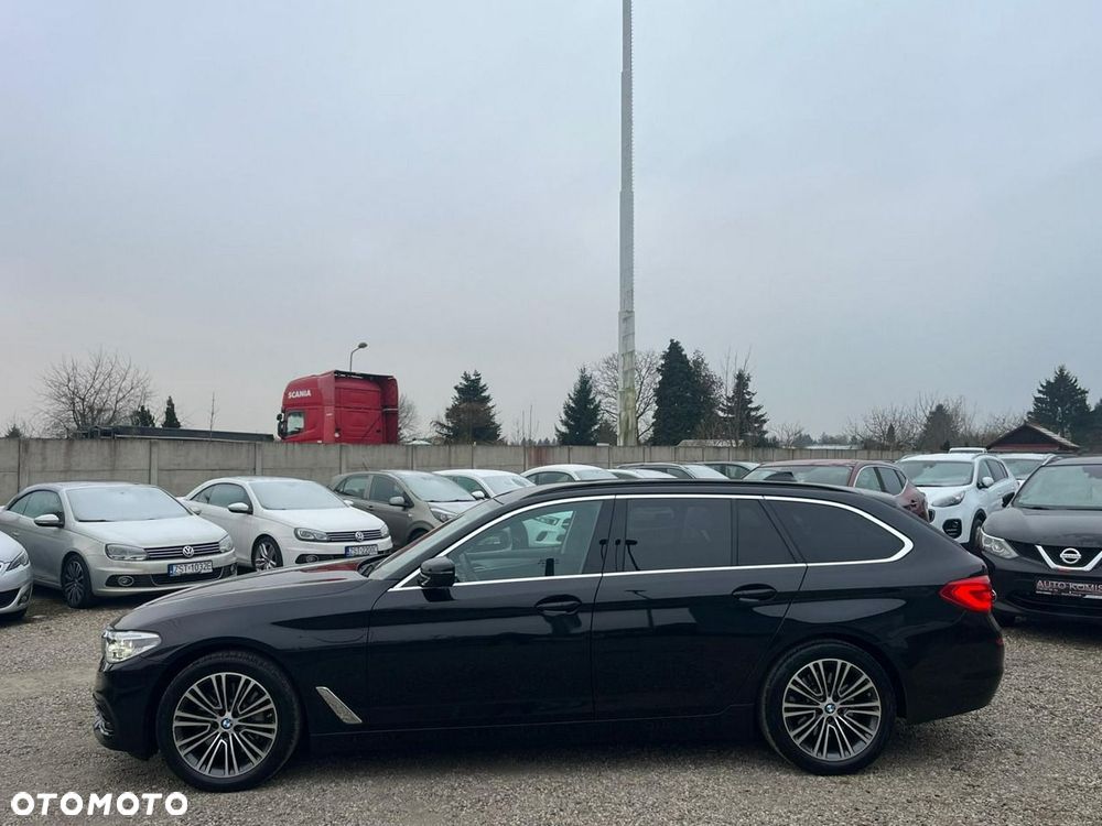 BMW Seria 5 530i xDrive GPF Sport Line sport - 10