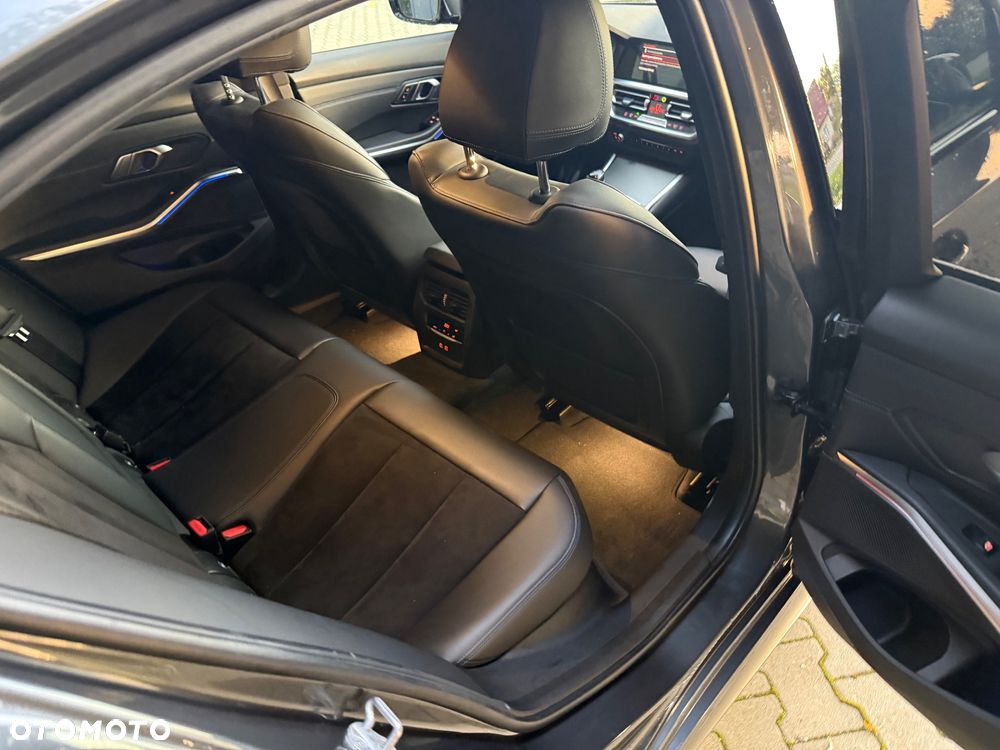 BMW Seria 3 320i M Sport sport - 29