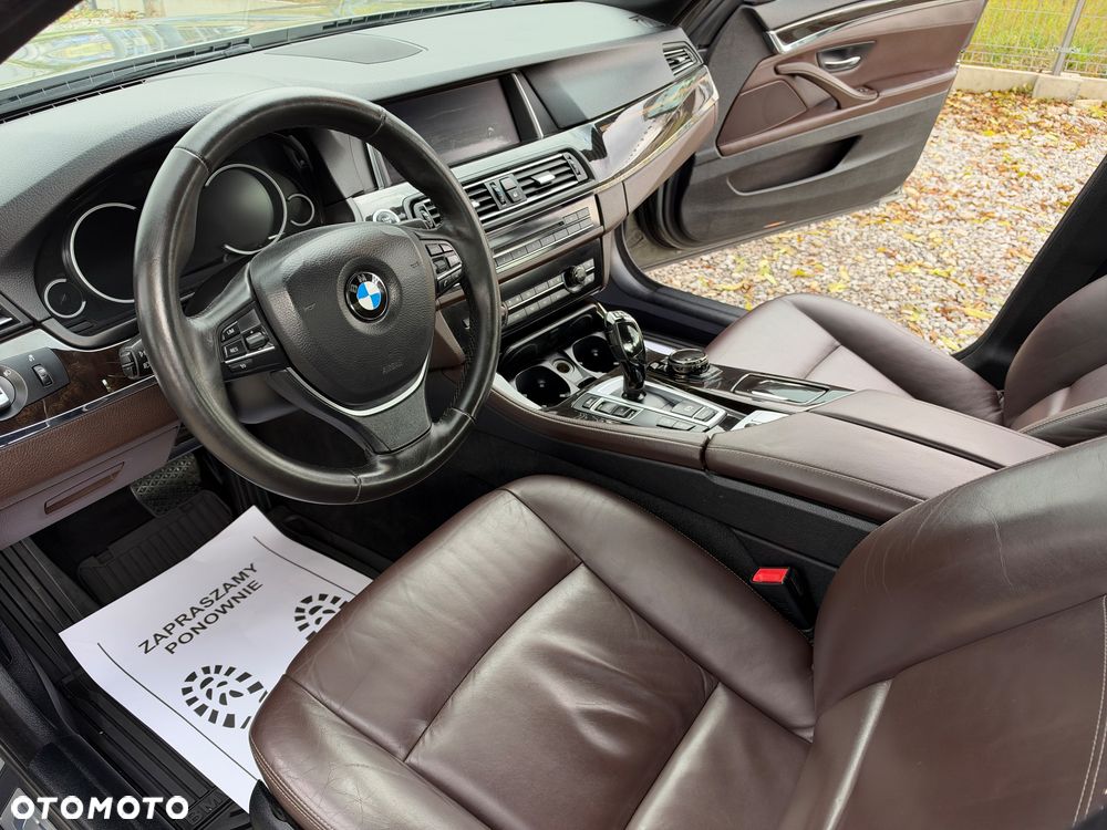 BMW Seria 5 528i xDrive Luxury Line - 29