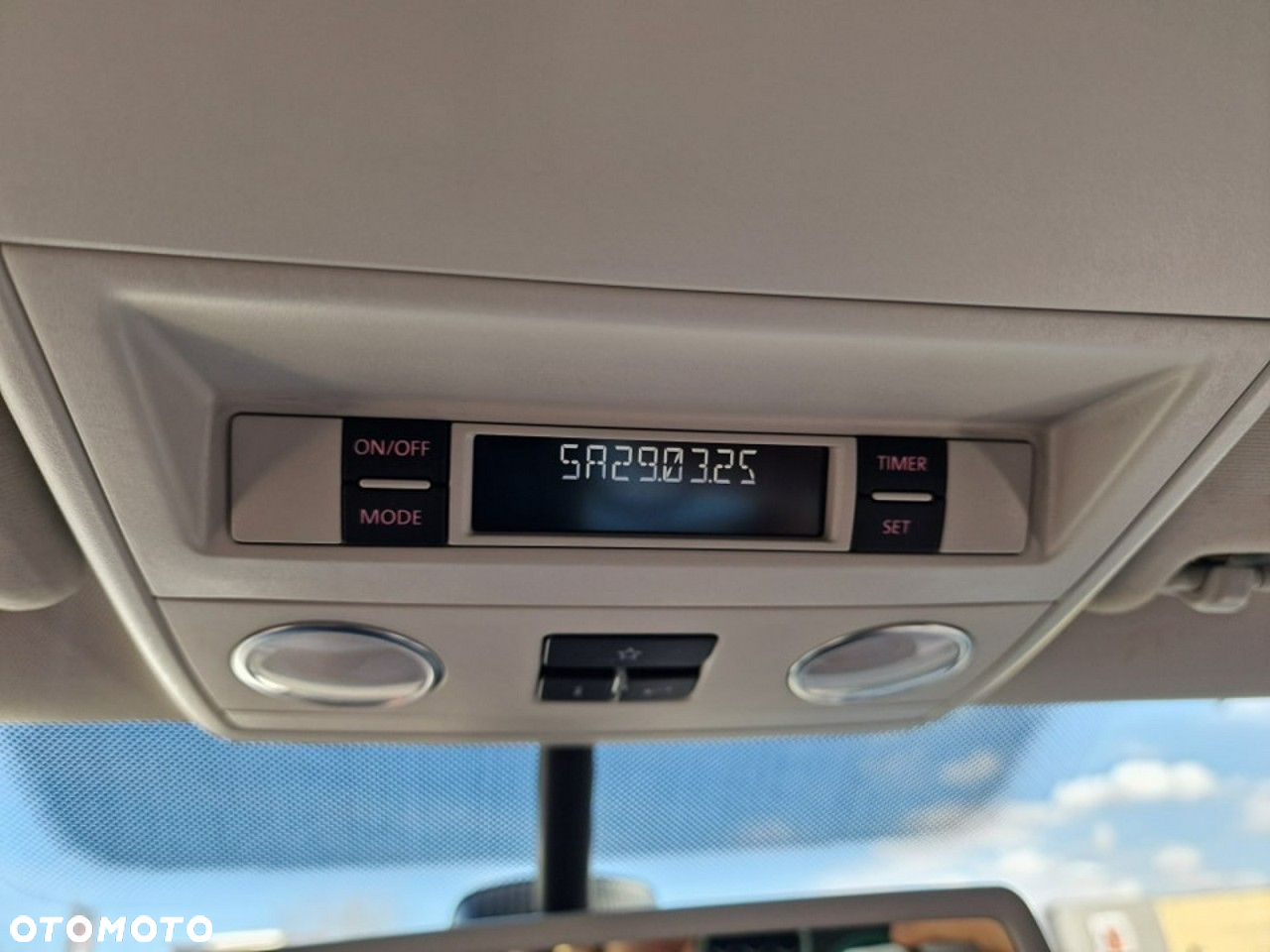Volkswagen Multivan - 28