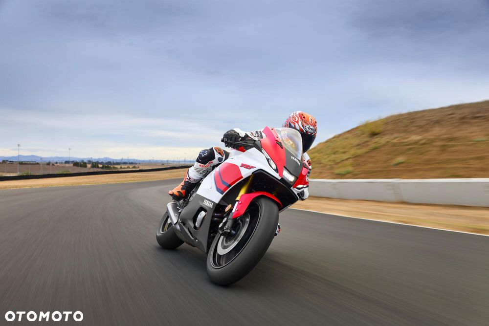 Yamaha R7 - 4
