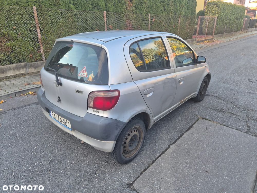 Toyota Yaris 1.0 Base - 3
