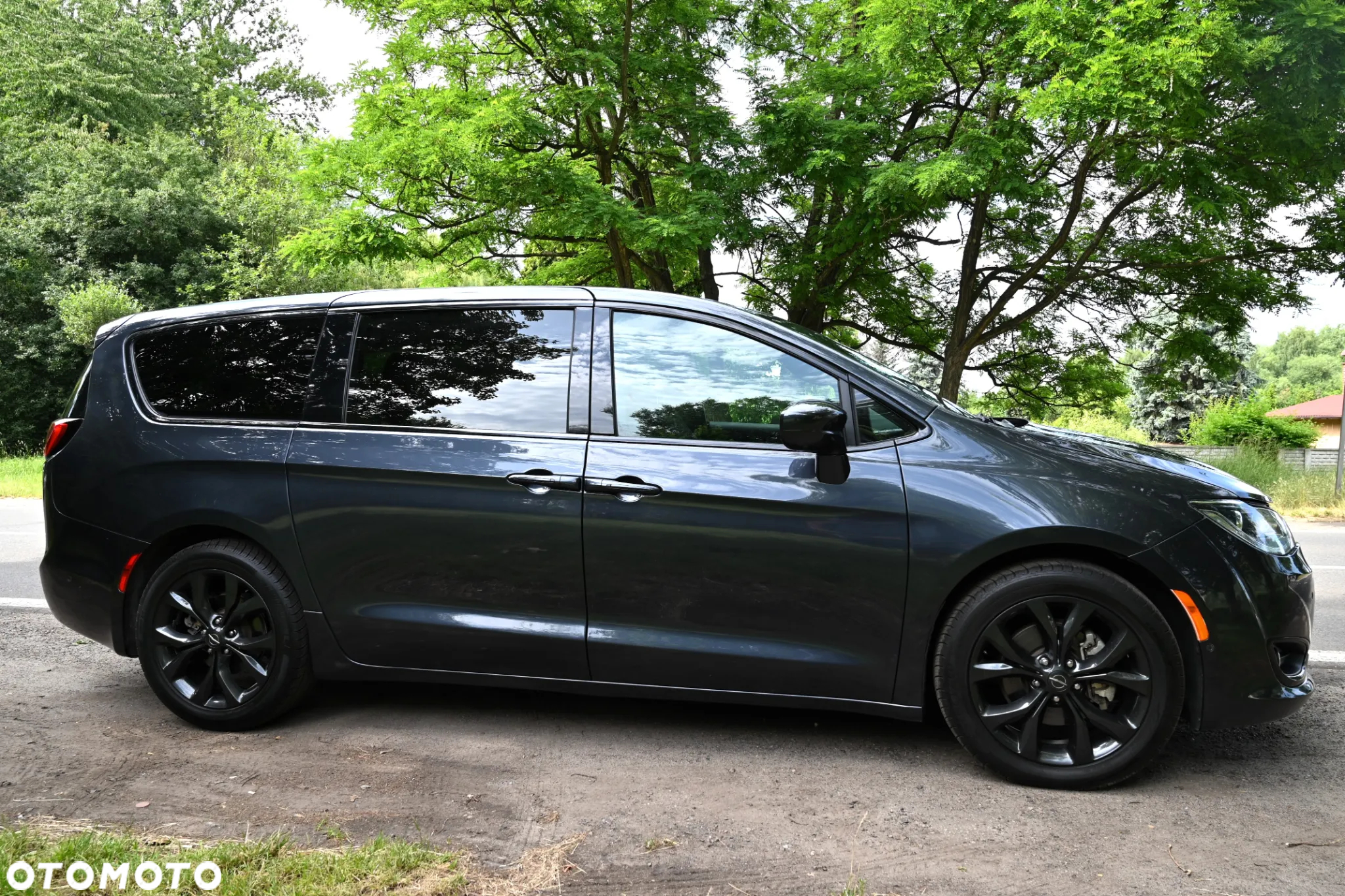 Chrysler Pacifica - 11