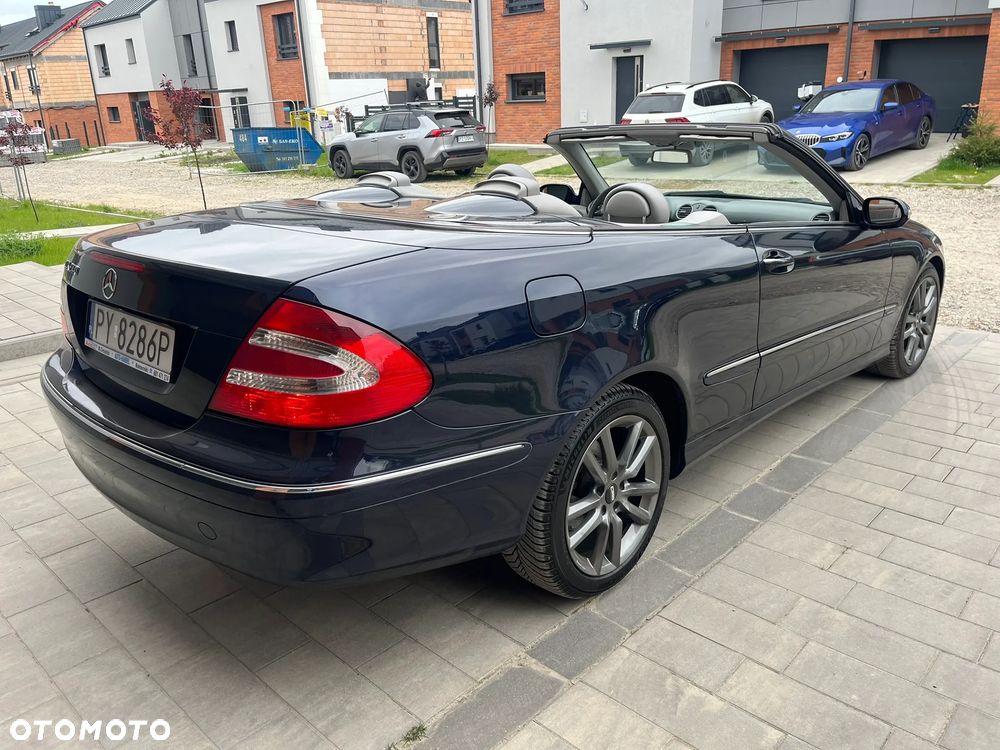 Mercedes-Benz CLK - 16