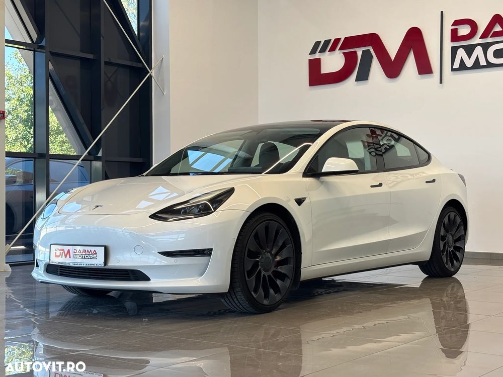 Tesla Model 3 - 3