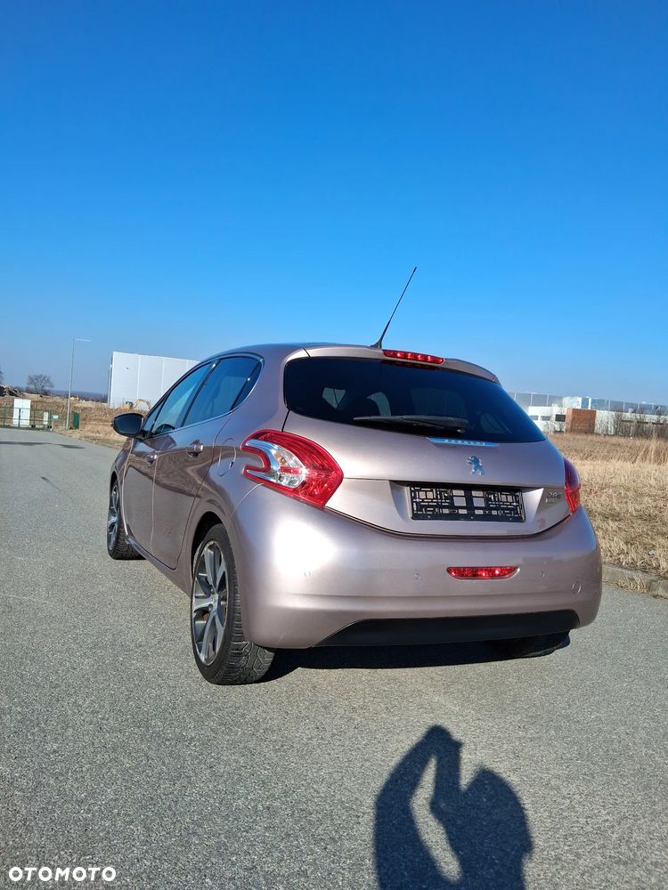 Peugeot 208 e-HDi 92 Stop&Start Style - 8